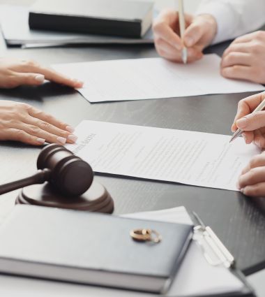 Choosing the Best Divorce Lawyer in Ontario