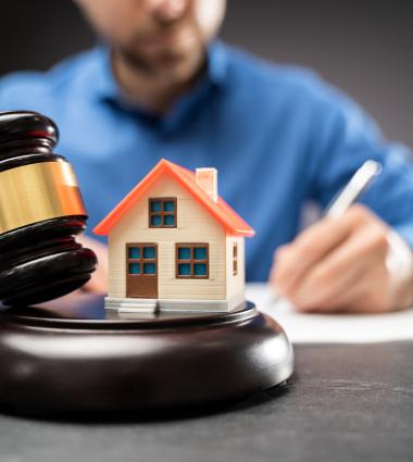 Four Advantages of Real Estate Lawyers Over Title Insurance Companies