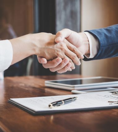 Why You Need an Experienced Real Estate Lawyer in Oakville
