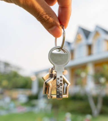 Common Real Estate Closing Problems in Ontario and How a Lawyer Prevents Them